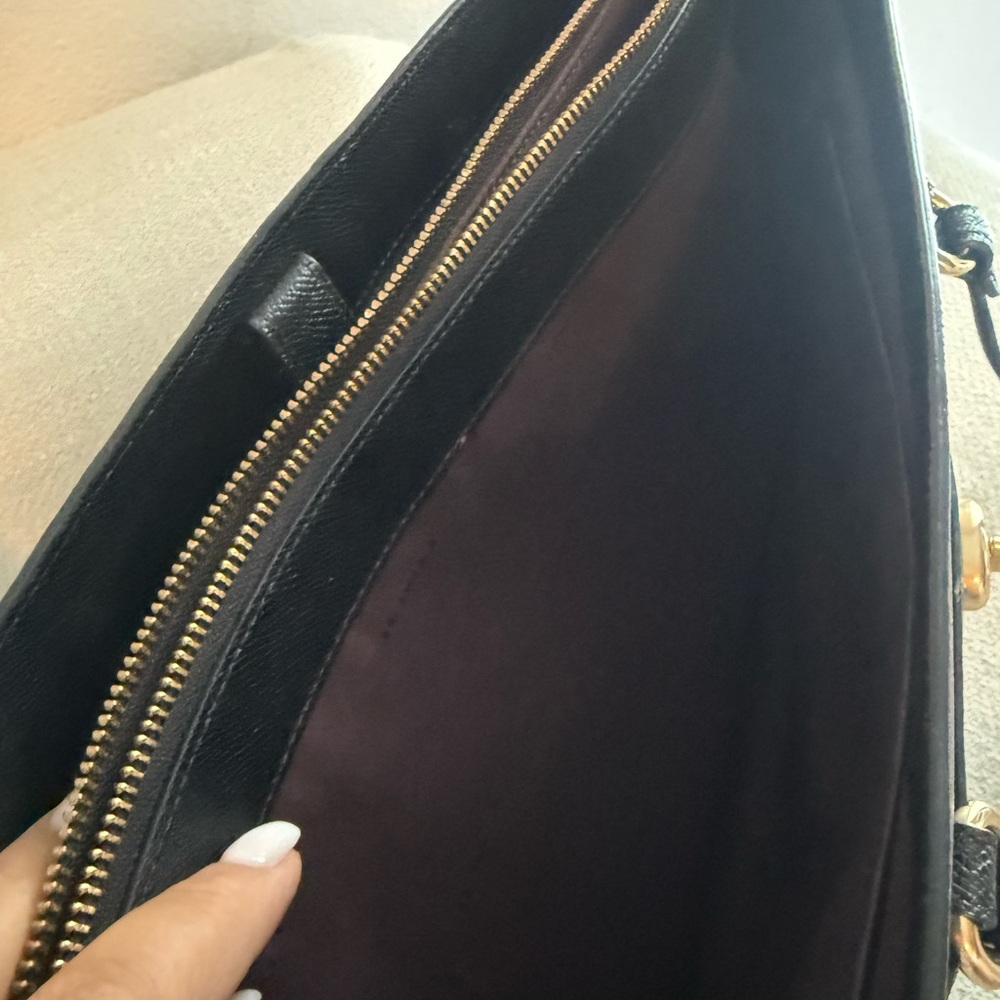 Coach City Zip Tote in Crossgrain Leather with Turn Lock Front Detail - Picture 7 of 16